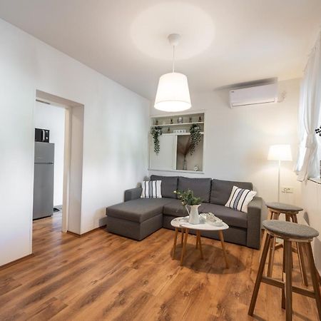 Apartment Near Old Town, Free Parking & Huge Garden دوبروفينك المظهر الخارجي الصورة