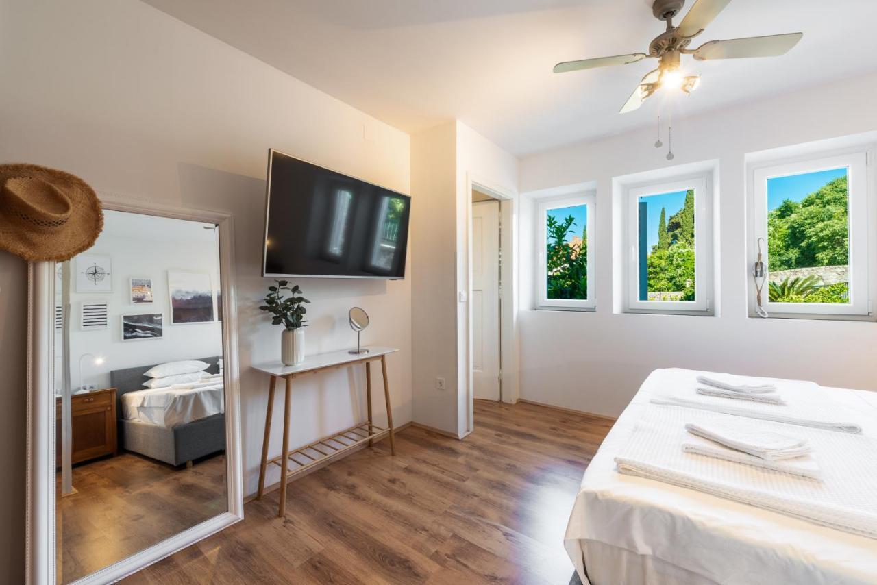 Apartment Near Old Town, Free Parking & Huge Garden دوبروفينك المظهر الخارجي الصورة