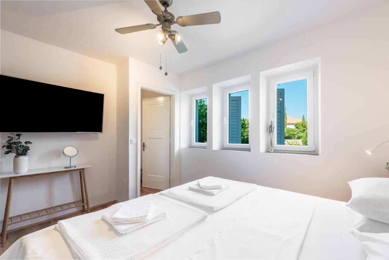 Apartment Near Old Town, Free Parking & Huge Garden دوبروفينك المظهر الخارجي الصورة