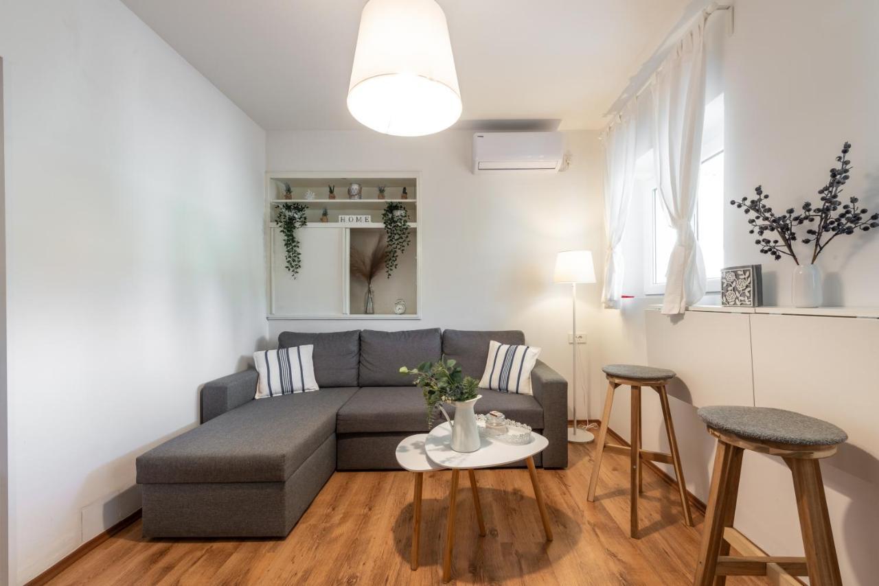 Apartment Near Old Town, Free Parking & Huge Garden دوبروفينك المظهر الخارجي الصورة