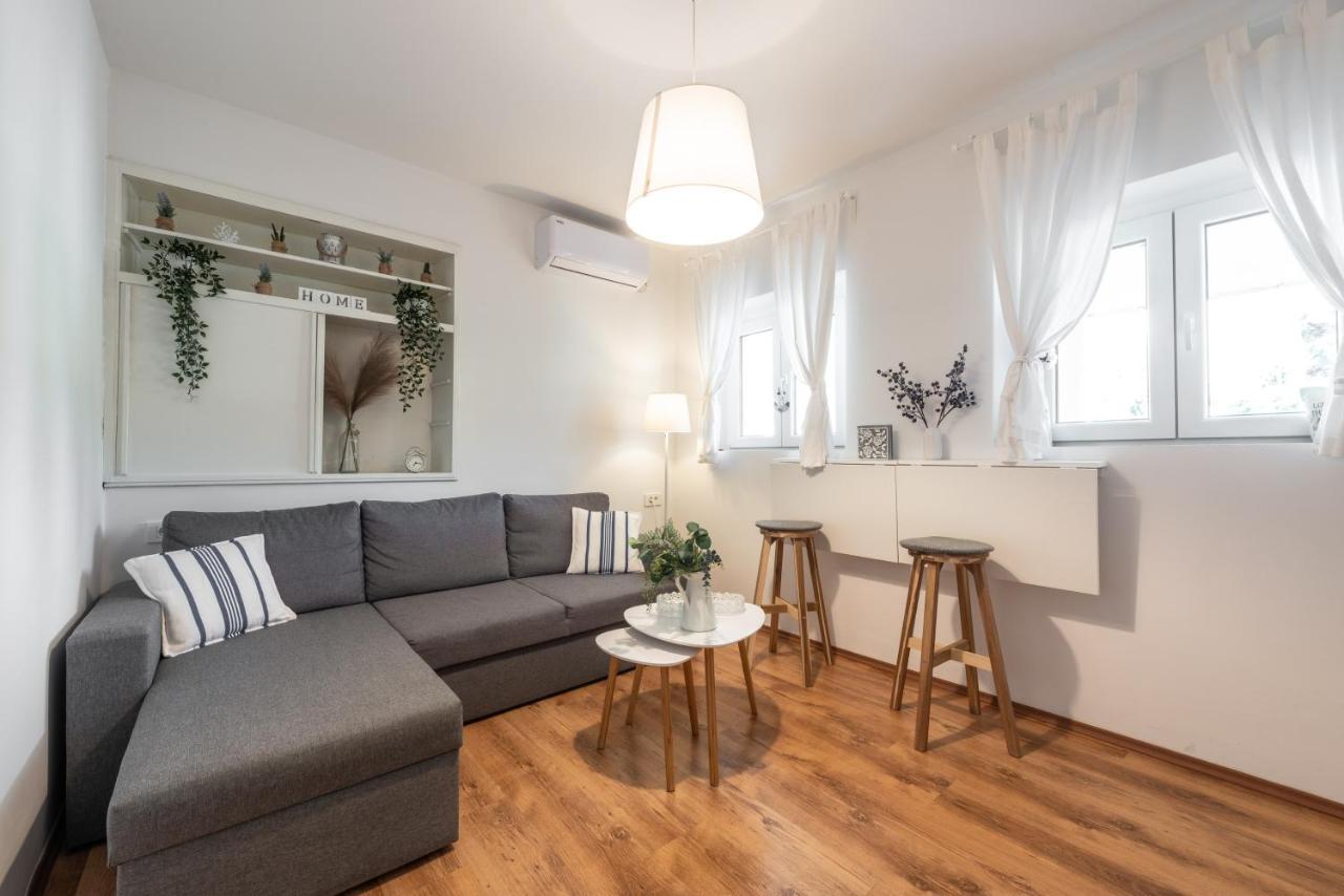 Apartment Near Old Town, Free Parking & Huge Garden دوبروفينك المظهر الخارجي الصورة