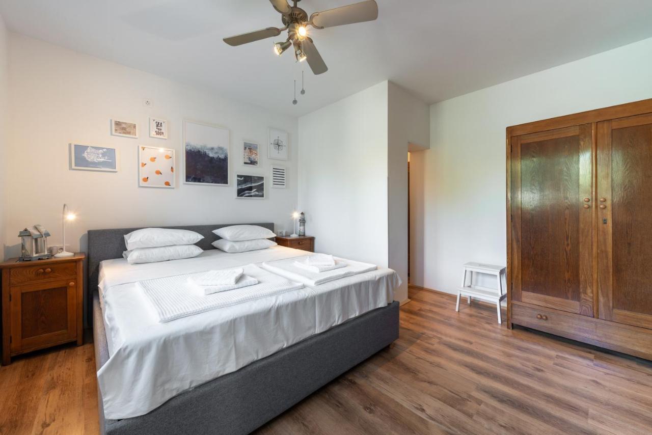 Apartment Near Old Town, Free Parking & Huge Garden دوبروفينك المظهر الخارجي الصورة